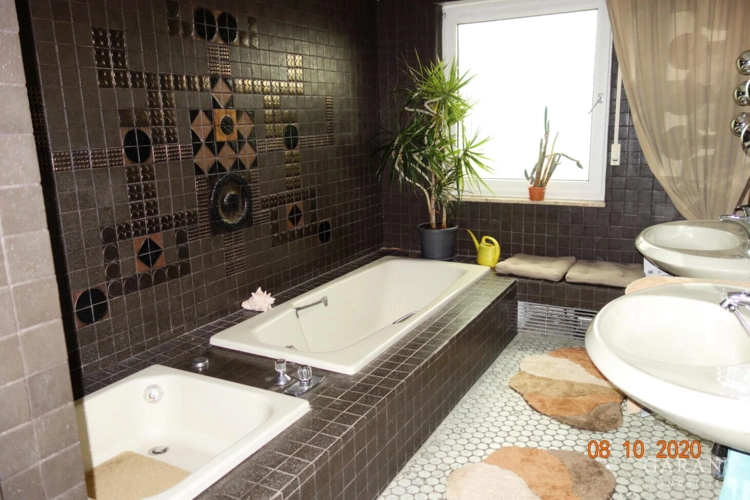 Badezimmer EG