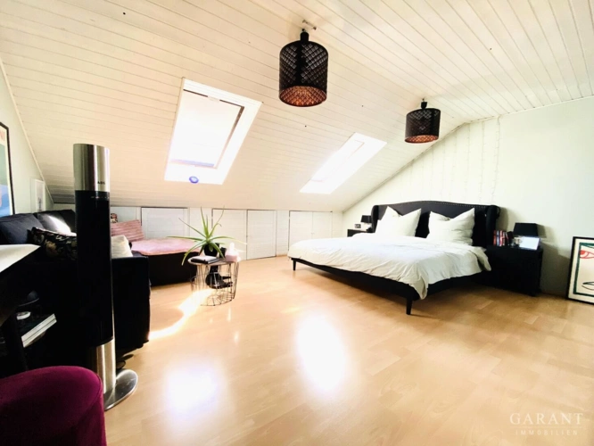 Schlafzimmer 1