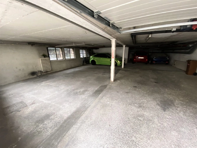 Tiefgarage mit 5 Stellplätzen