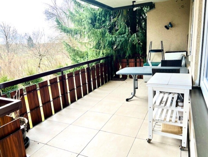 Überdachter Südbalkon