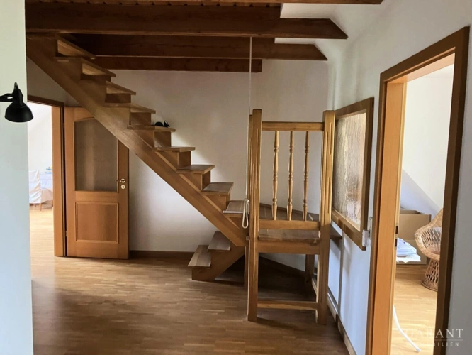 Vollholztreppe