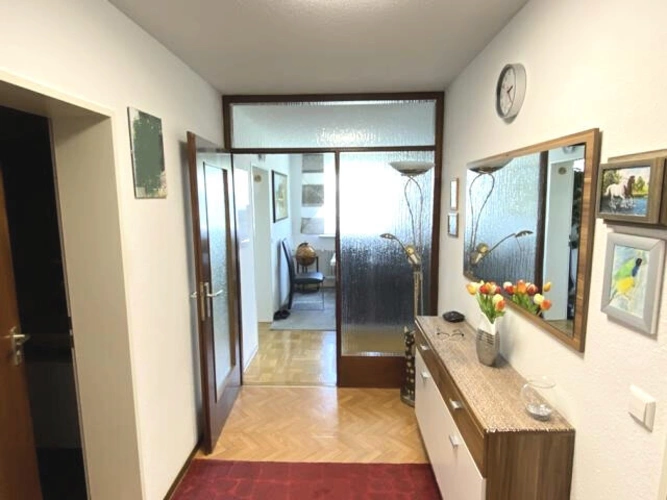 Diele mit Einbauschrank/Garderobe