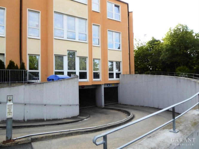 Ein-u. Ausfahrt TG