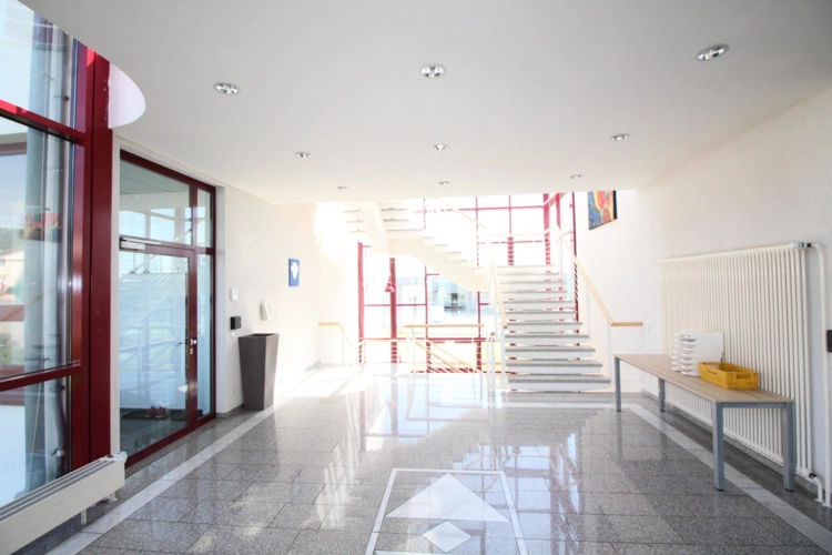 Treppenhaus zu den div. Büros