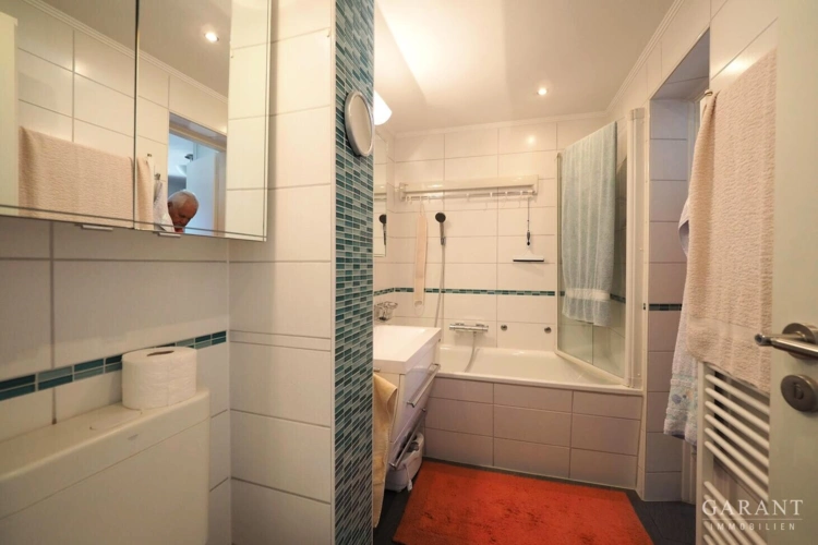 Wannenbad mit WC