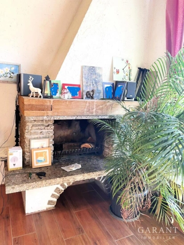 offener Kamin in Eingangshalle