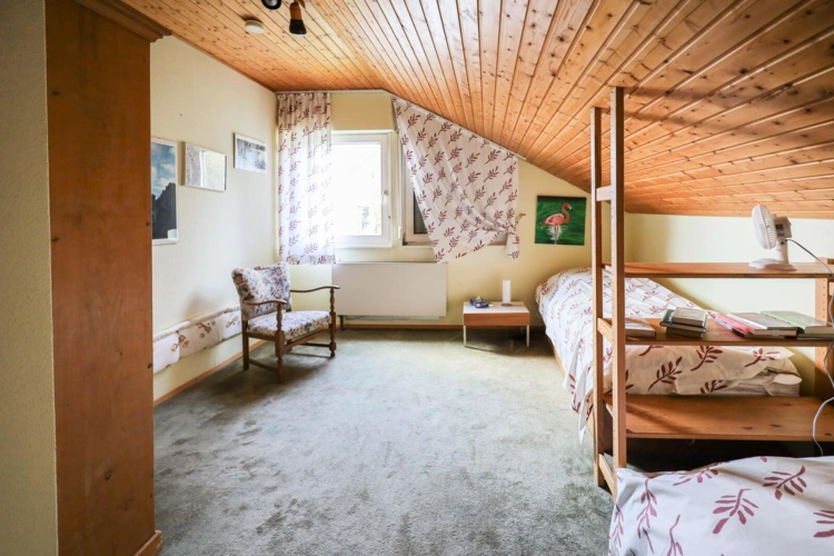 Schlafzimmer DG