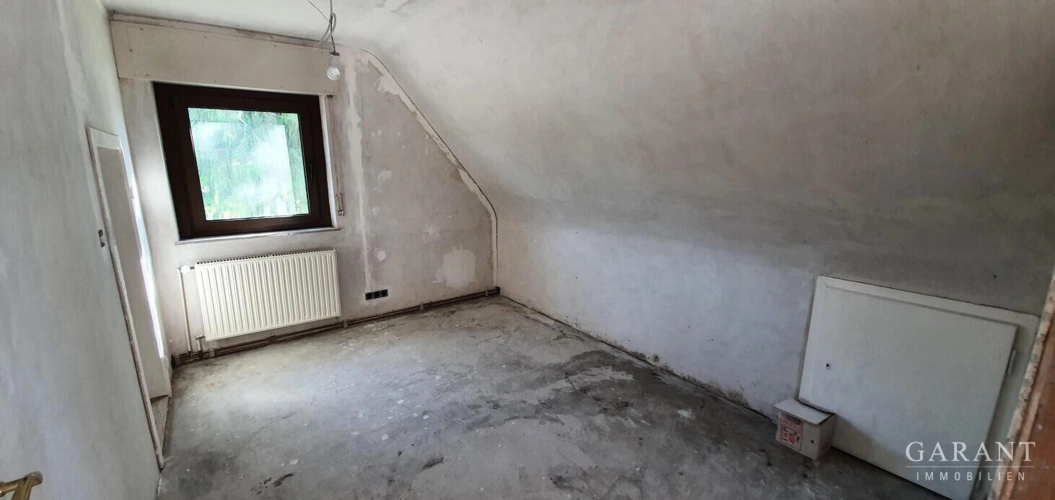 linke Seite Schlafzimmer im DG