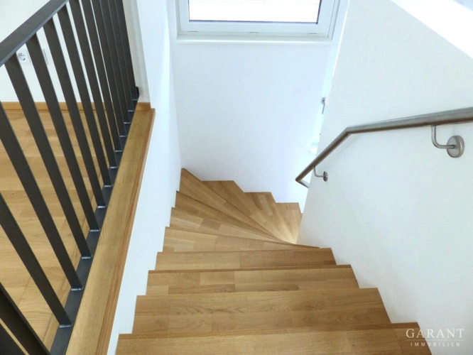 Wohnungstreppe DG
