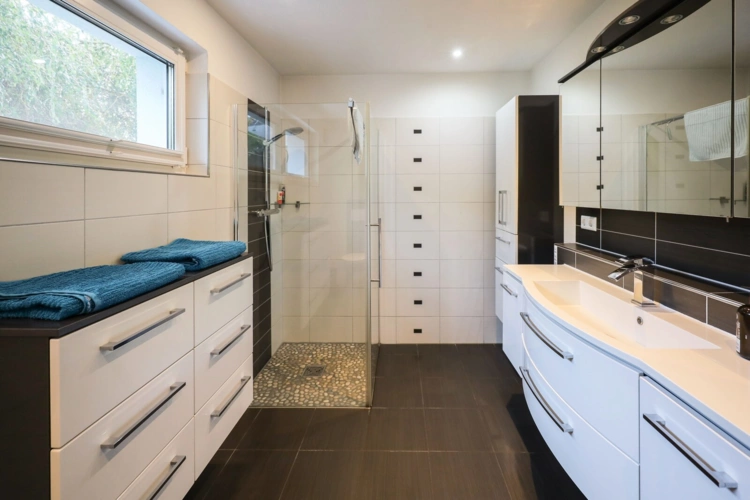Badezimmer EG