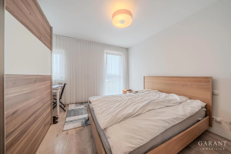 Schlafzimmer 1