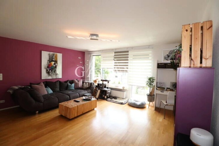 Wohnzimmer m. Balkon