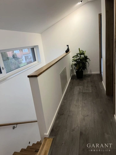 Treppenaufgang-mit-Flur