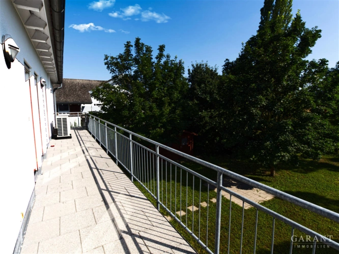 ..Balkon mit Blick ins Grüne