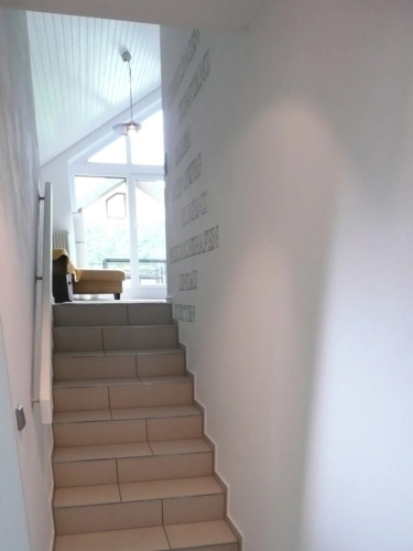 Treppe zum Bad u. Schlafzimmer