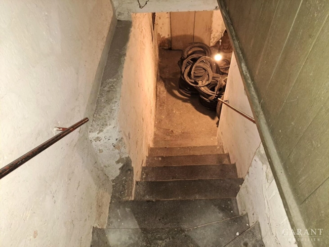 baujahresgemäßer Keller in gutem Zustand