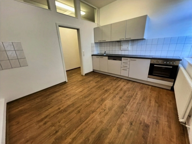 Einbauküche mit Essbereich (2)