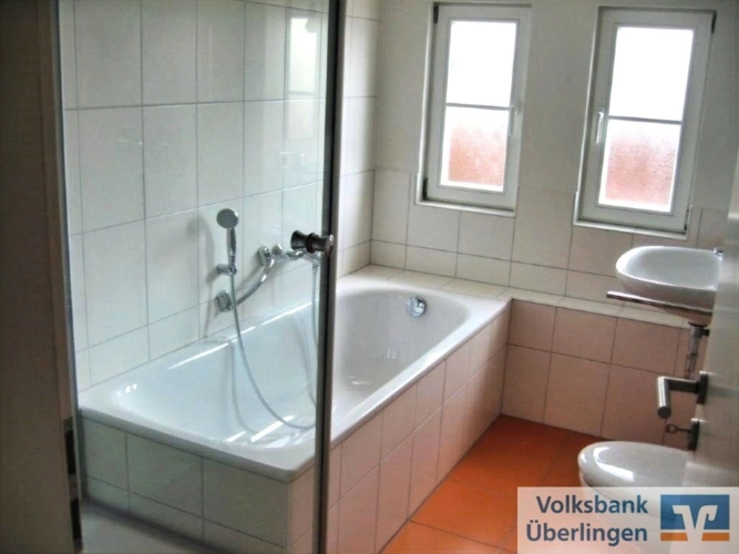 Bad mit Badewanne