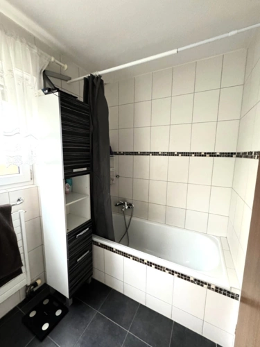 Bad mit Badewanne