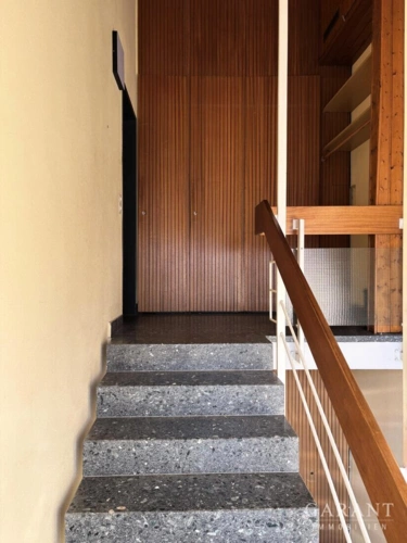 Treppenhaus zur Wohnung