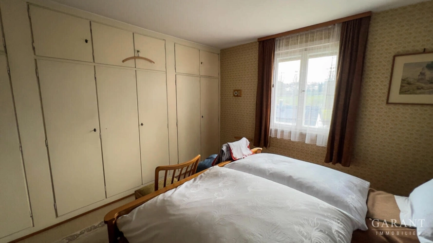 Schlafzimmer 1