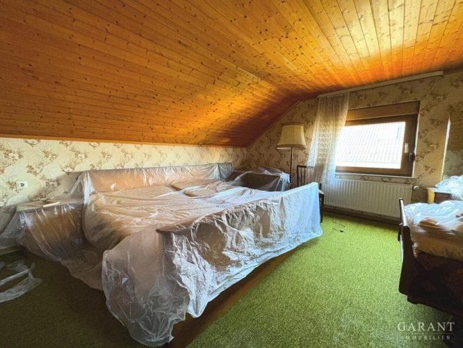 Schlafzimmer DG