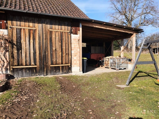 Garage/Carport