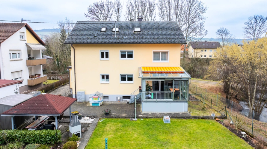 Haus mit Terrasse