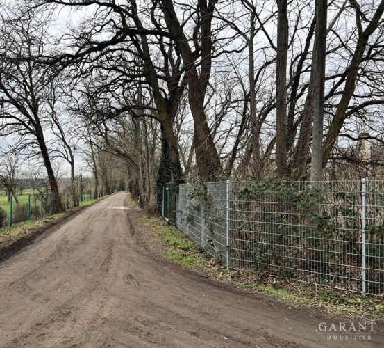 Grundstücksgrenze nach links