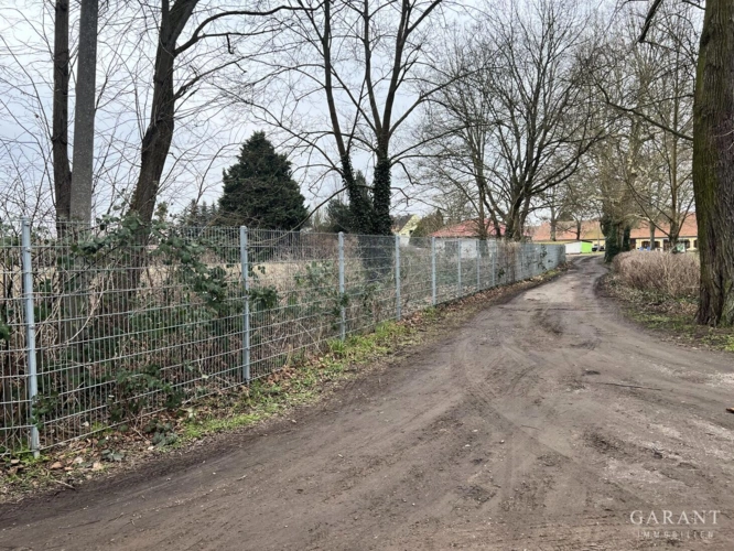 Grundstücksgrenze nach rechts