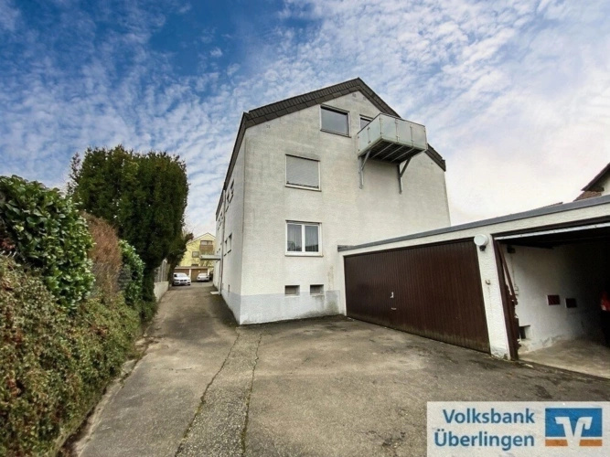 Westansicht mit Balkon
