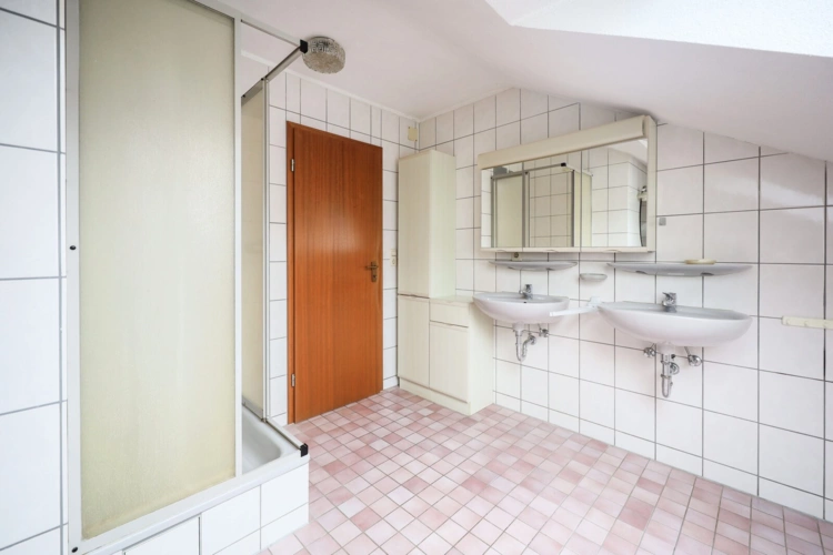 Badezimmer DG