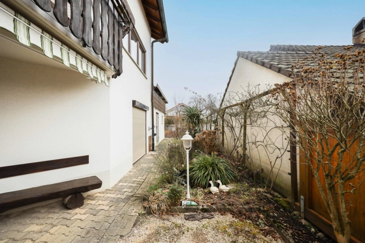 Terrassenbereich + Rundumgang