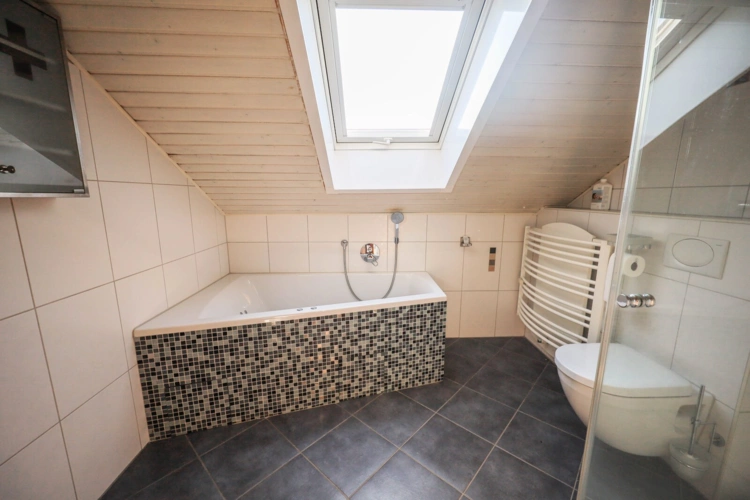 Modernisiertes Bad mit Dusche
