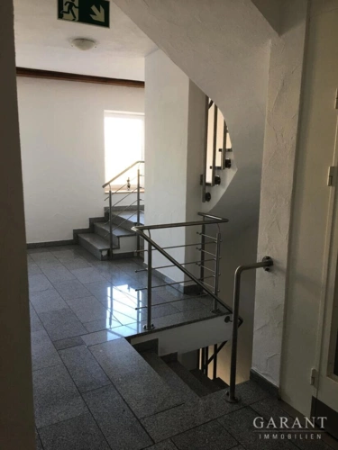 Treppenhaus mit Lift