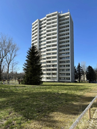 Hochhaus-Suedseite