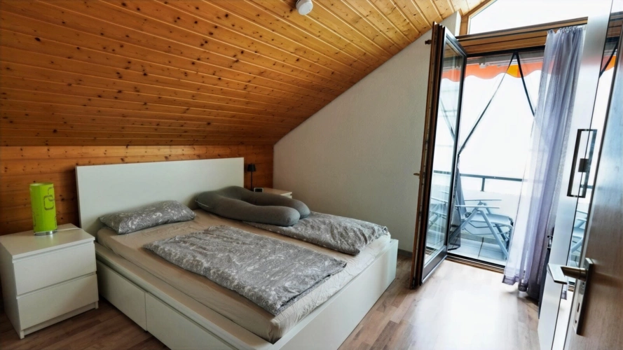 Großes Schlafzimmer