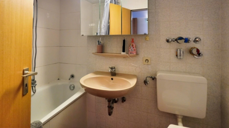 Bad mit Wanne