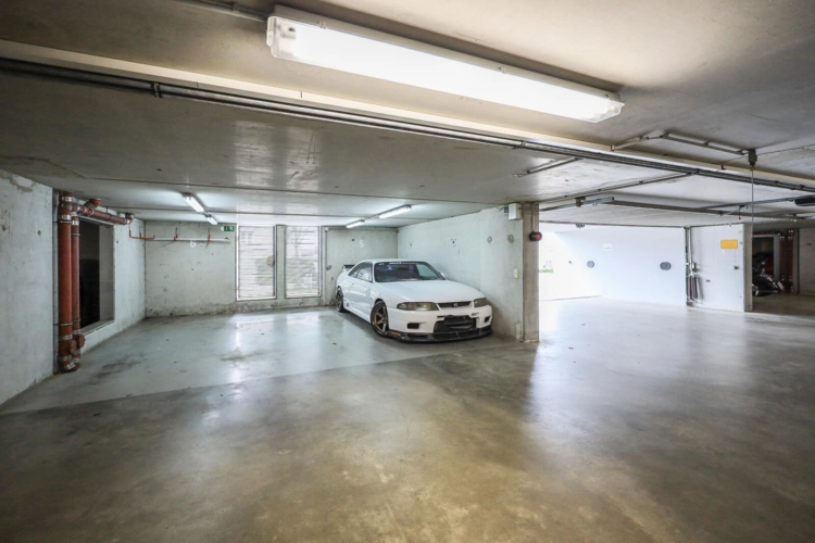 Tiefgaragenstellplätze