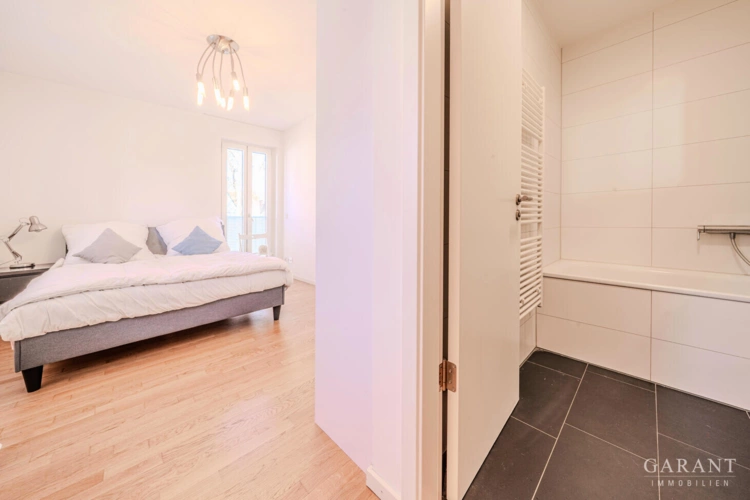 12. Schlafzimmer mit Bad