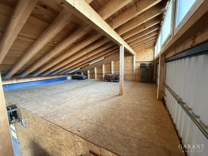 Lagerfläche DG mittlere Halle