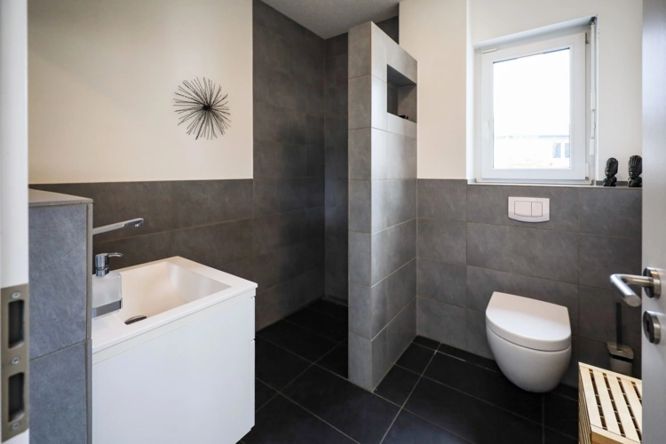 Badezimmer EG