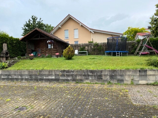 Gartenanteil mit Gartenhaus