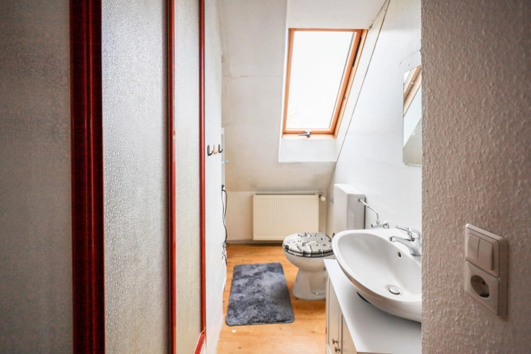 Badezimmer im DG-Bereich 2