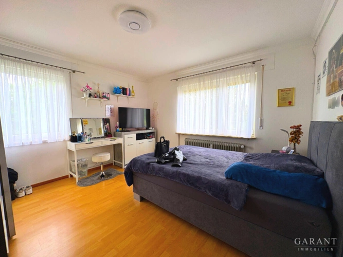 Schlafzimmer 1