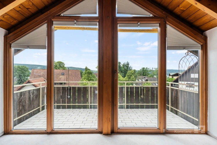 Blick zum Balkon DG