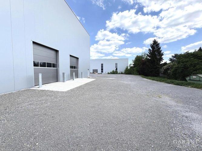 Schotterfläche Rückseite