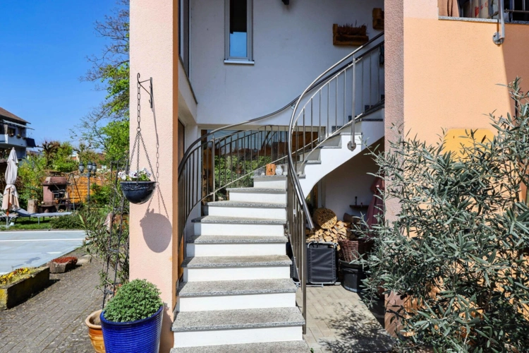 Zugang Wohnung Obergeschoss