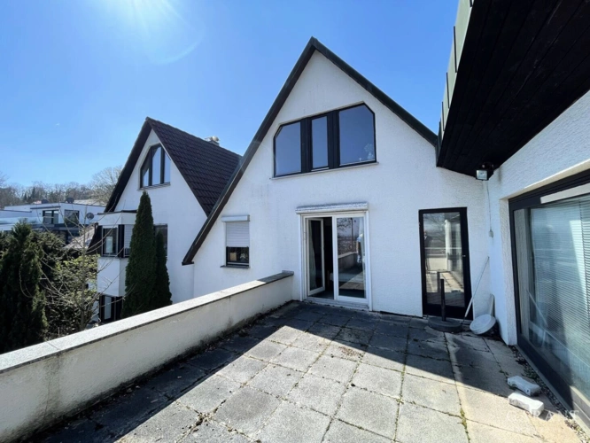Blick-auf-Haus1-und-2-von-Dachterrasse