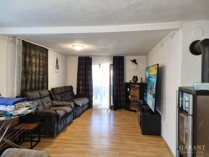 Wohn- Esszimmer mit Kamin